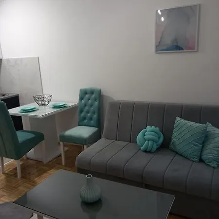Apartman Iris *